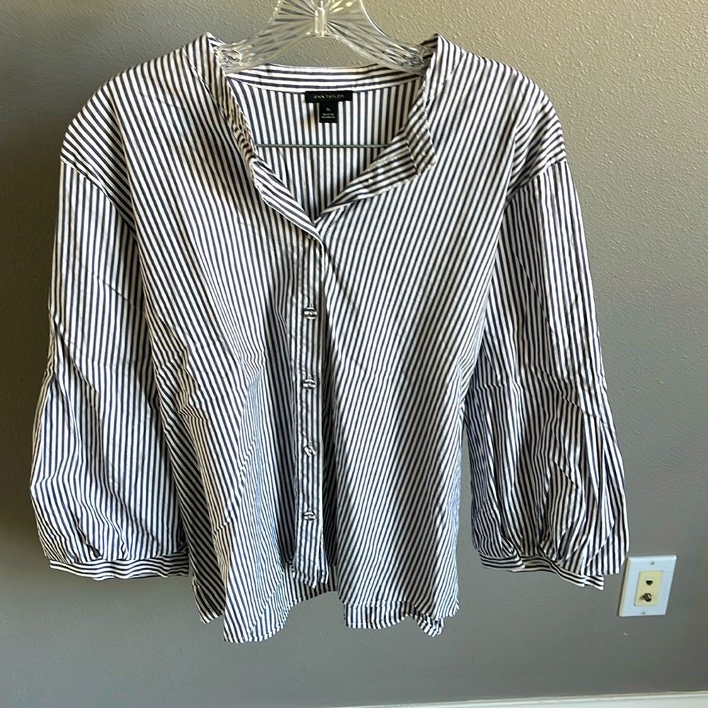 Ann Taylor bell sleeved blouse